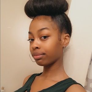 Meet your Posher, Aisjah